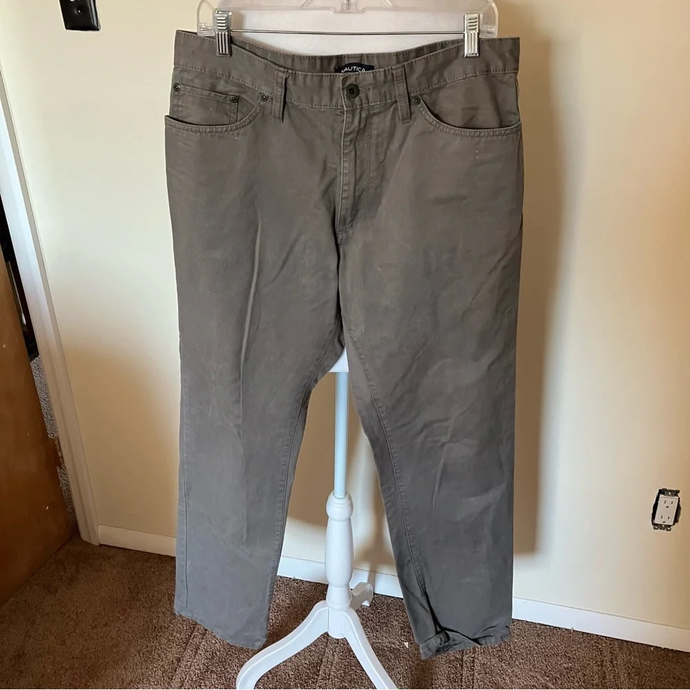 Men’s Nautica Grey Khaki Cotton The Spinnaker Pants size 32 x 32